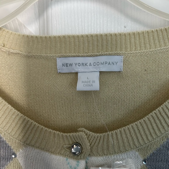 Beautiful cardigan from New York and Company size large - Picture 6 of 7